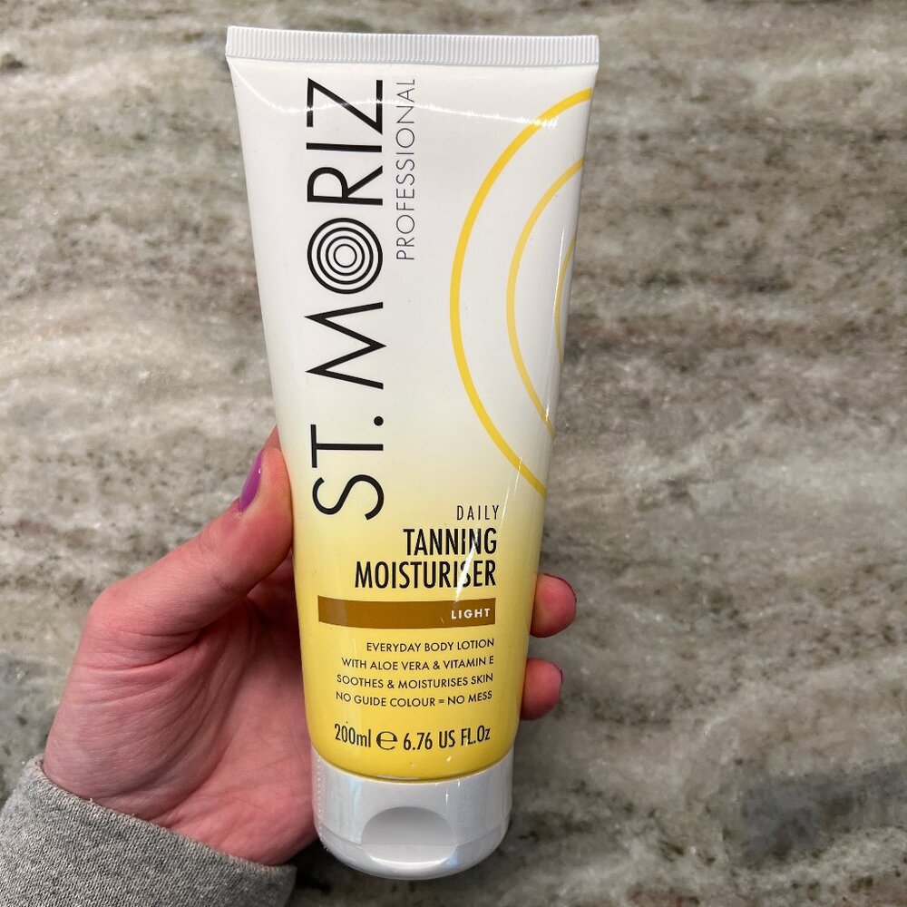 Brand New St Moriz Daily Tanning Moisturizer - Light